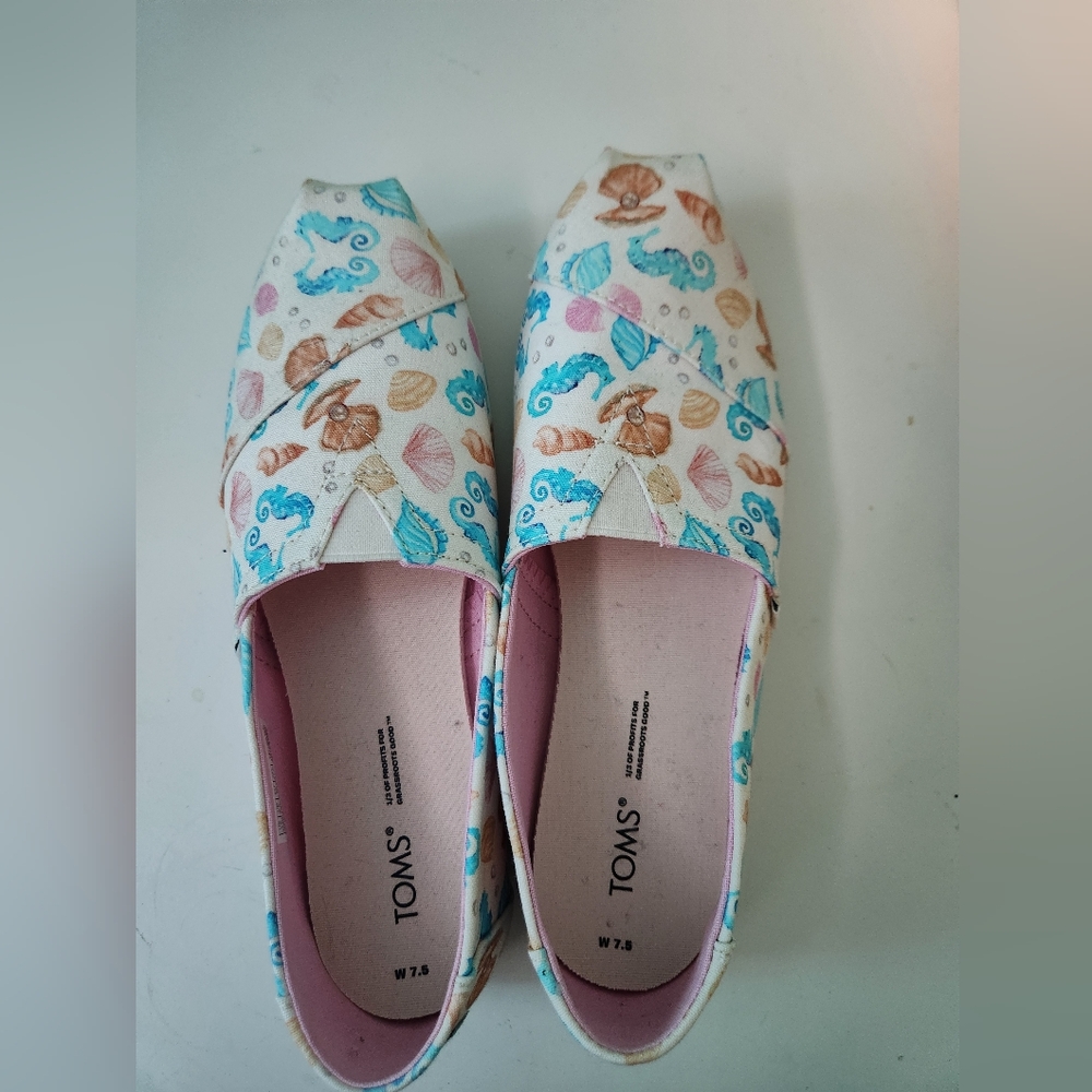 NWOT - TOMs Sealife Espadrille Flats
